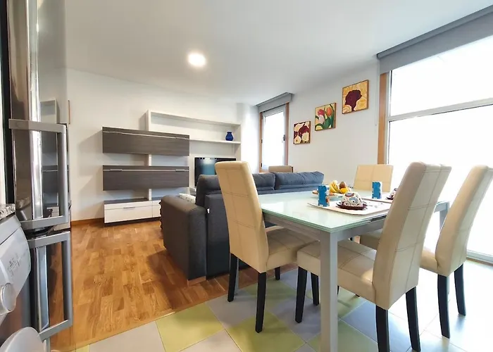 Apartamento en Aldán , Playa a 2 min , Vistas a la montaña